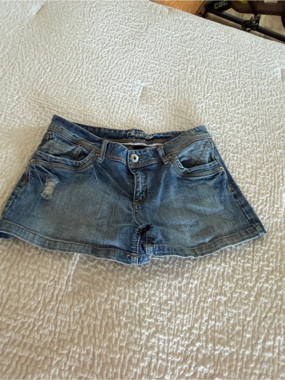 Amethyst Jeans Light Wash Distressed Denim Cutoff Shorts